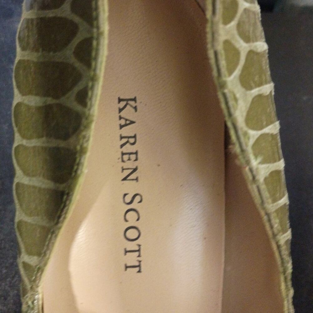 Karen Scott Marlo Pumps 8M Olive Sage Green Embossed Leather Pointed Toe Heels - Picture 8 of 12